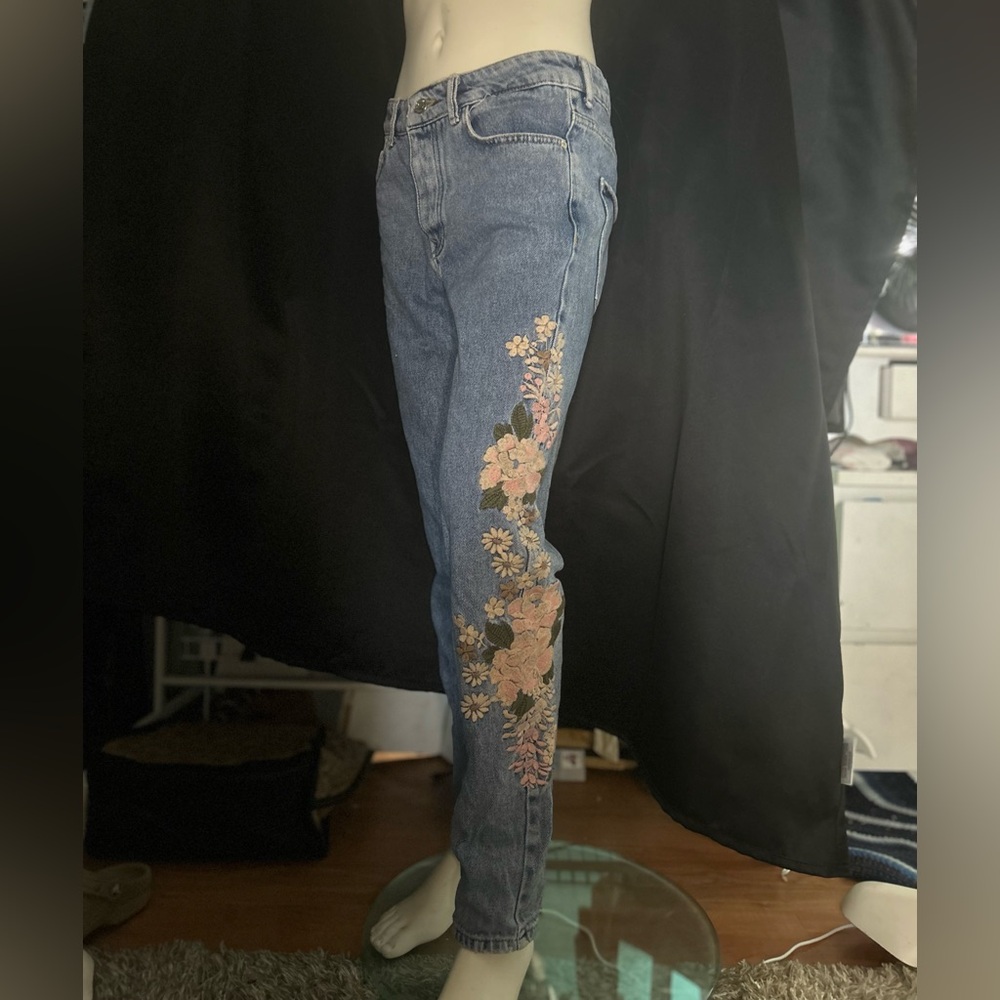 Embroidered Floral Boyfriend Jeans